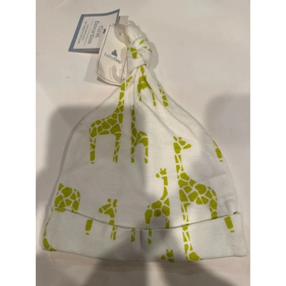 BabyGap first favorited Giraffe Cap 0-3 months NWT